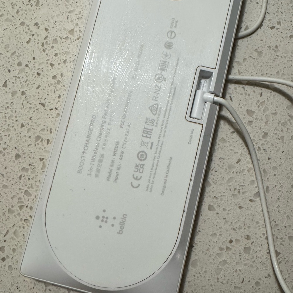Belkin BOOSTCHARGE PRO 3-in-1 Wireless Charging Pad with MagSafe - White - Picture 4 of 11